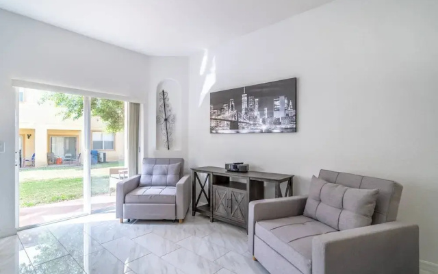 727 Regal Palms