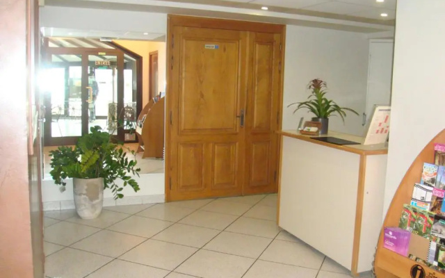 H¿tel-Restaurant Le Calice Du Gevaudan - A75