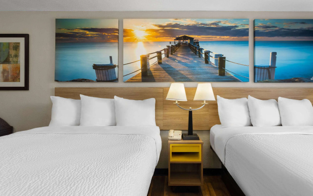 Days Inn by Wyndham St. Petersburg Central