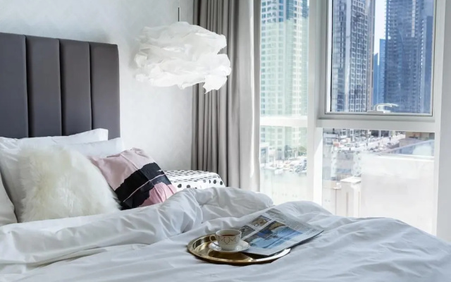 One Perfect Stay Royal Oceanic- One Bedroom Apartment