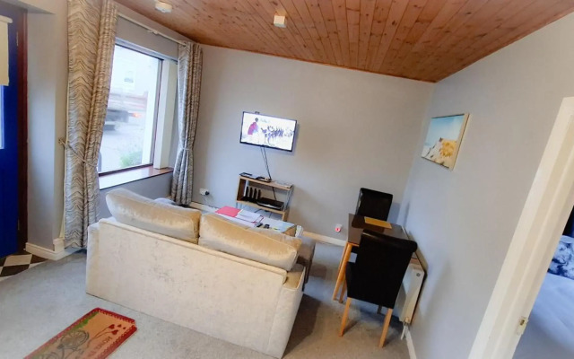 Blue Door 1 Bedroom Apartment for couple Carrigart
