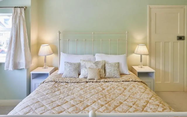 Host Stay The Moorings
