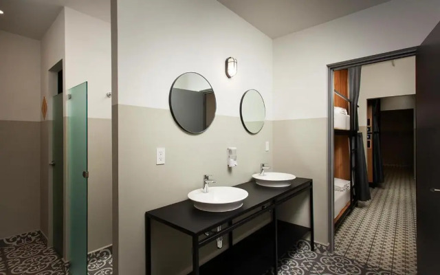 Hostal CASA MX bellas artes