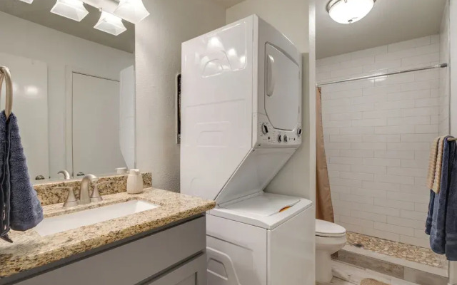 Lake Conroe Condo: Patio & Water Views