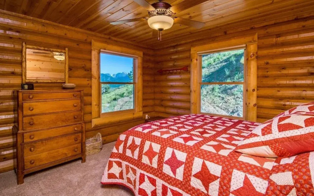 Armstrong Luxury Log Vacation At Windcliff 4 Bedroom Home by RedAwning