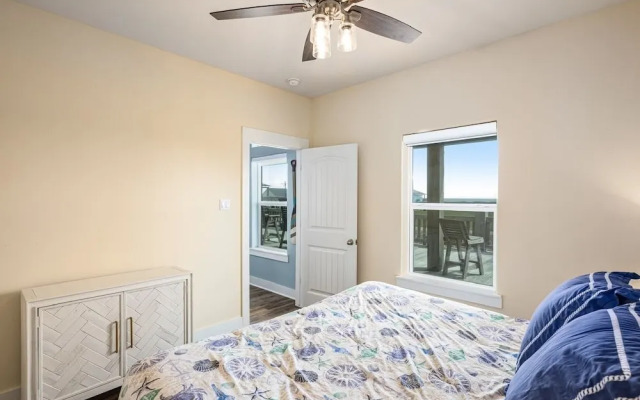 Viewtastic 3 Bedroom Home by RedAwning