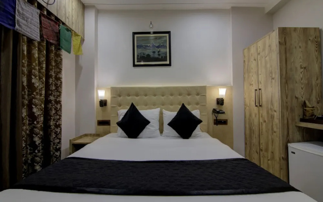 OYO 13599 Hotel Venkatesh Regency