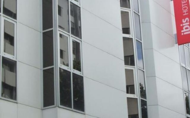 Отель Ibis Lisboa Centro Saldanha Лиссабон вид на фасад