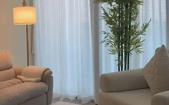 1BHK near metro. BusinessBay. Mera. 2209