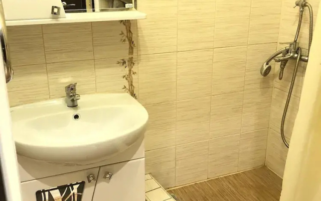Apartament on Bogatyrskiy
