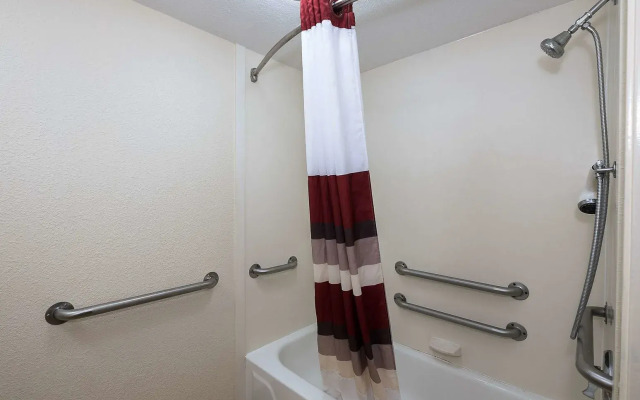 Red Roof Inn Toledo - Maumee