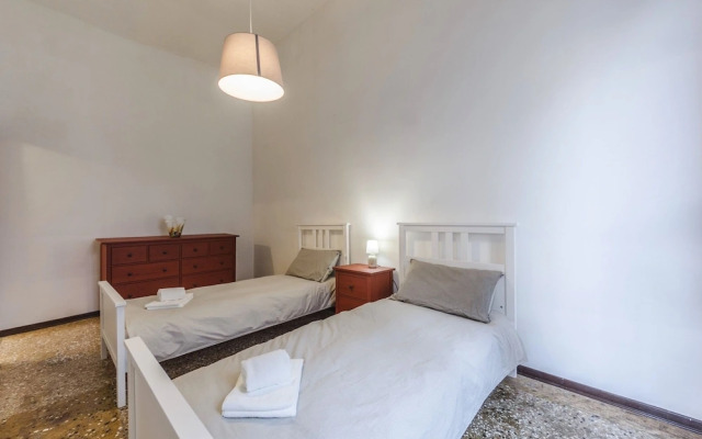 Maurizio House