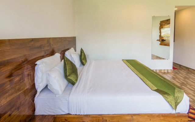 Treebo Lands End Beach Resort Morjim