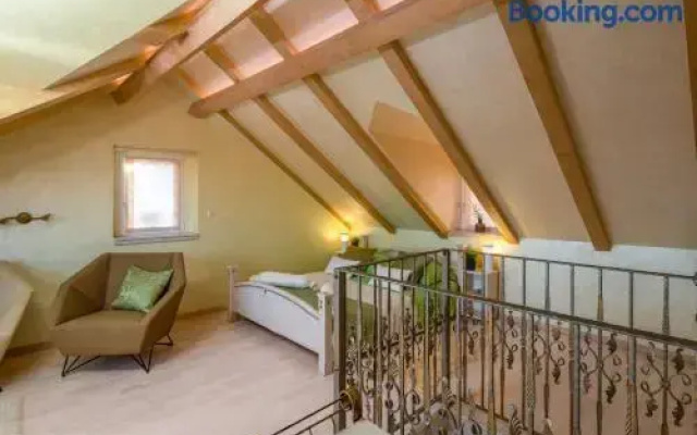 Royal Apartment Damida