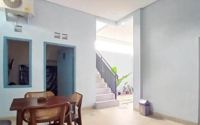 Priyanka Guesthouse Syariah Maguwo Mitra RedDoorz