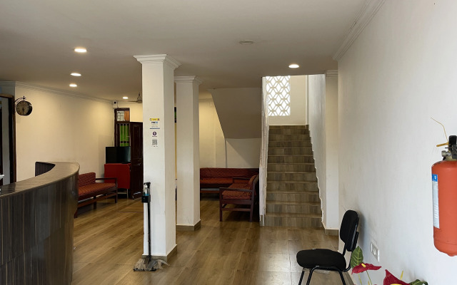 Salotel- near Mae De Deus Church