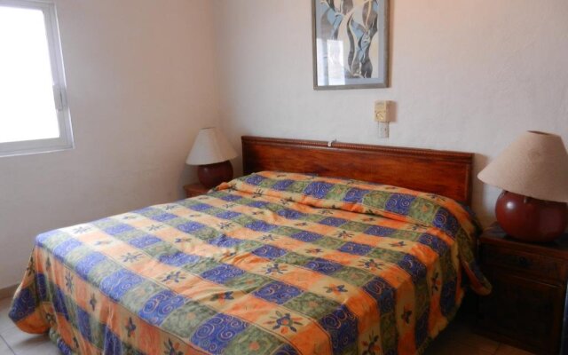 Отель Vallarta Jr Suites комната для гостей