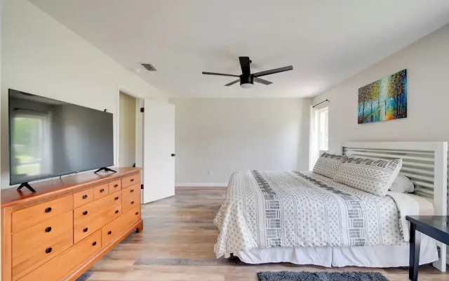 Walk to Lake: Geataway w/ Yard in Inverness