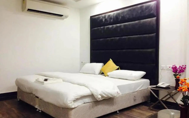 Hotel Saya Deluxe New Delhi Railway Station