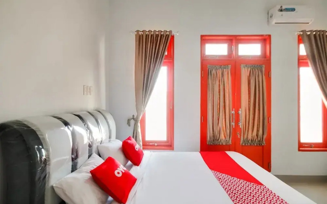 Shinta Guesthouse by OYO Rooms