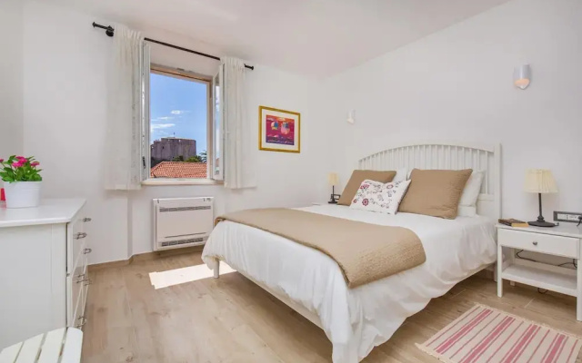 Porta Apartments by Irundo