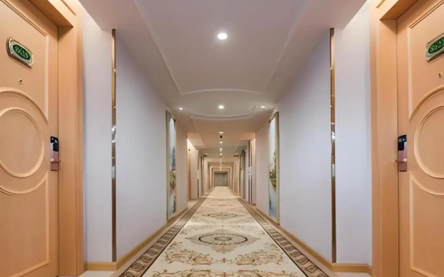 Vienna Hotel （Huizhou Zhongkai Lilin North Station Store）
