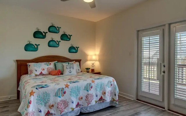 Dauphin Charm - 2237 Bienville