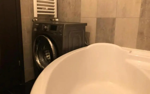 LUXURY APARTMENT III g