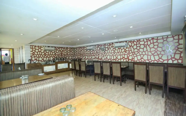 OYO 2155 Hotel Wardhman