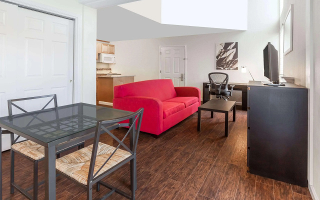 Hawthorn Suites Dallas Love Field