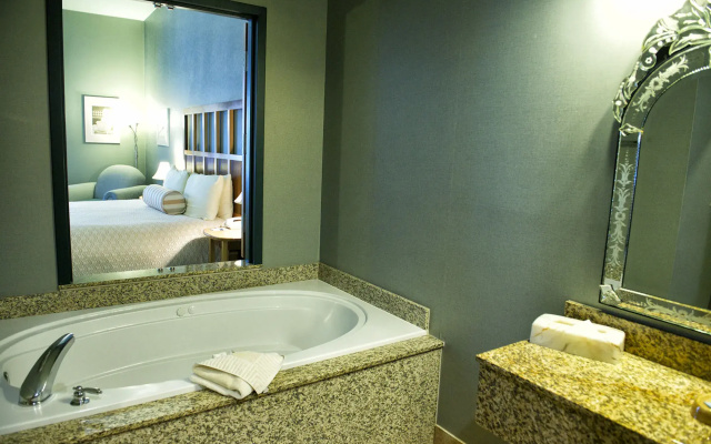 Dimond Center Hotel