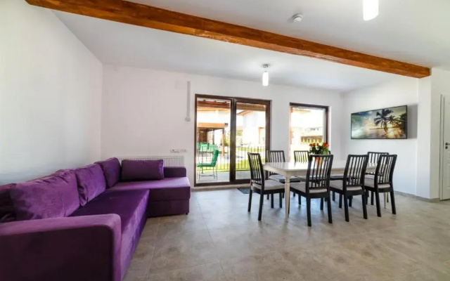 4H Villas