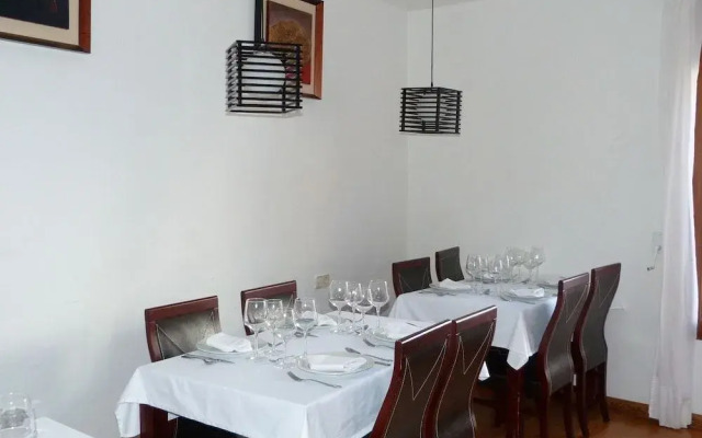 La Antigua Fonda De Villel