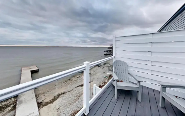 Put-in-Bay Waterfront Condo #205