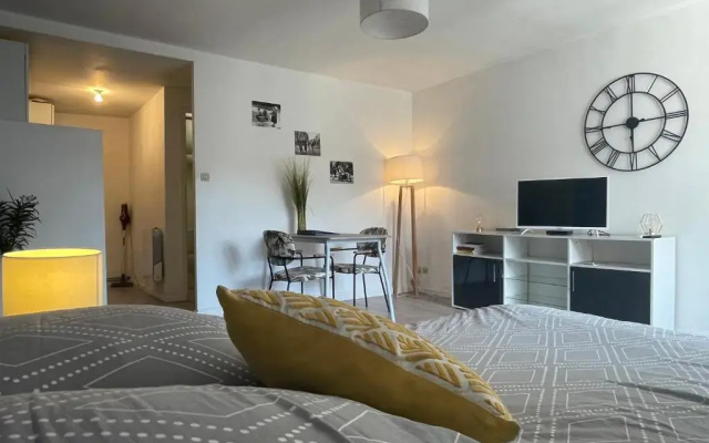 Moissac Centre Studio 30m2 Calme Cour Intérieure vélo Netflix