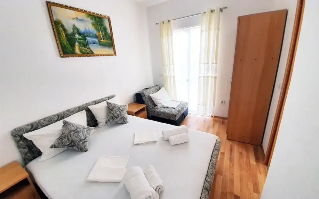 Apartments Cota