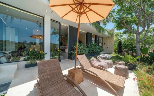 The Luminous Villa Uluwatu