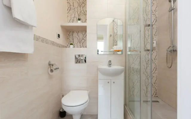 Apartment With Three Bedrooms by Renters