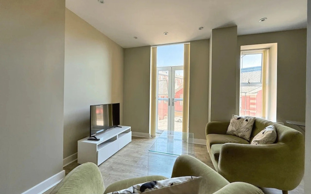 Elegant 2 Bed City Centre Flat