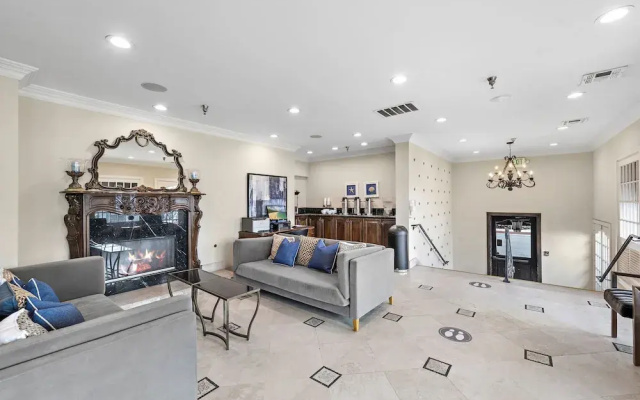 Sunset Cove Villas in Laguna Beach