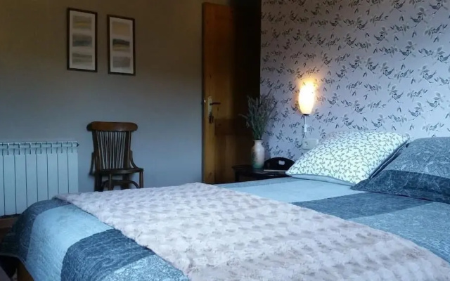 Hostal Xalet Refugi Pere Carné - Hostel