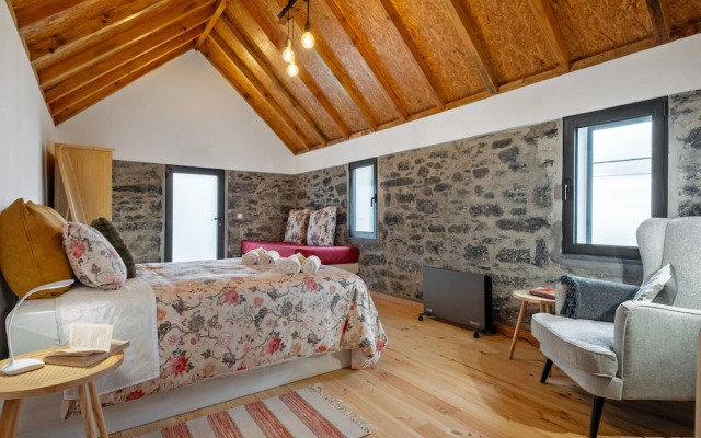 N T House by Homie in Porto Moniz