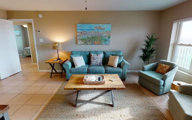 Island 120 3 Bedroom Condo
