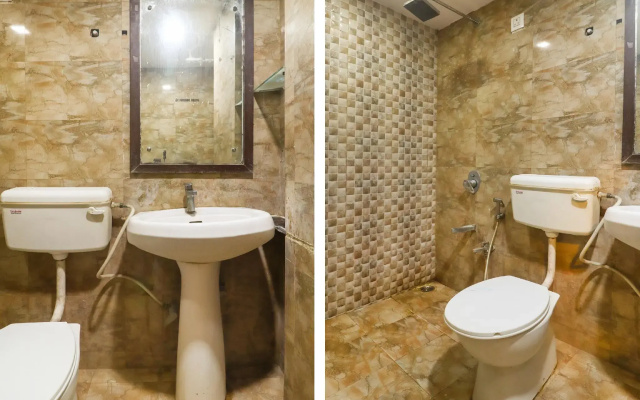 OYO Flagship 74639 Hotel Aman Palace