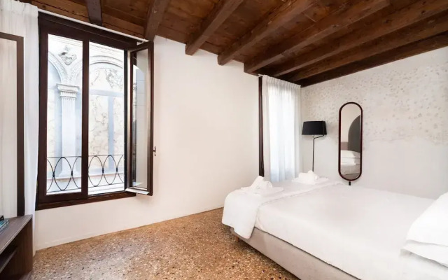 Palazzo Miracoli Apartments