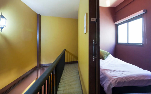 Buri Hotel and Hostel