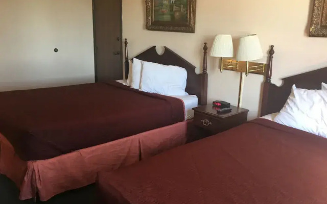 Derby Inn & Suites