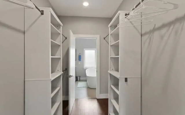 Luxury Roofdeck Retreat 4-bdrm Near Penn Chop
