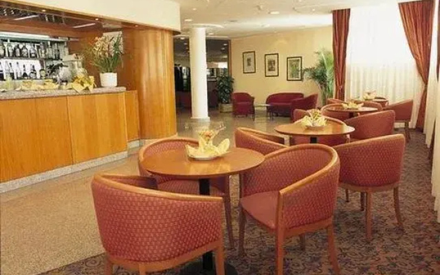 G Tourist Hotel