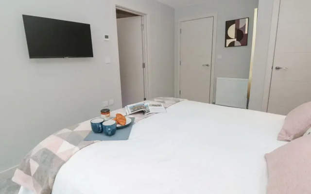 1 De Courcey House